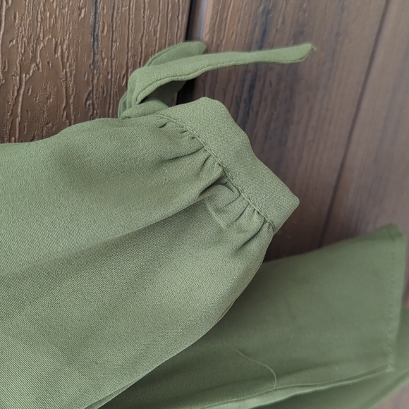 Olive Green Off-Shoulder Women's stretcg Loose Fit Top - Small NWT - Picture 4 of 6